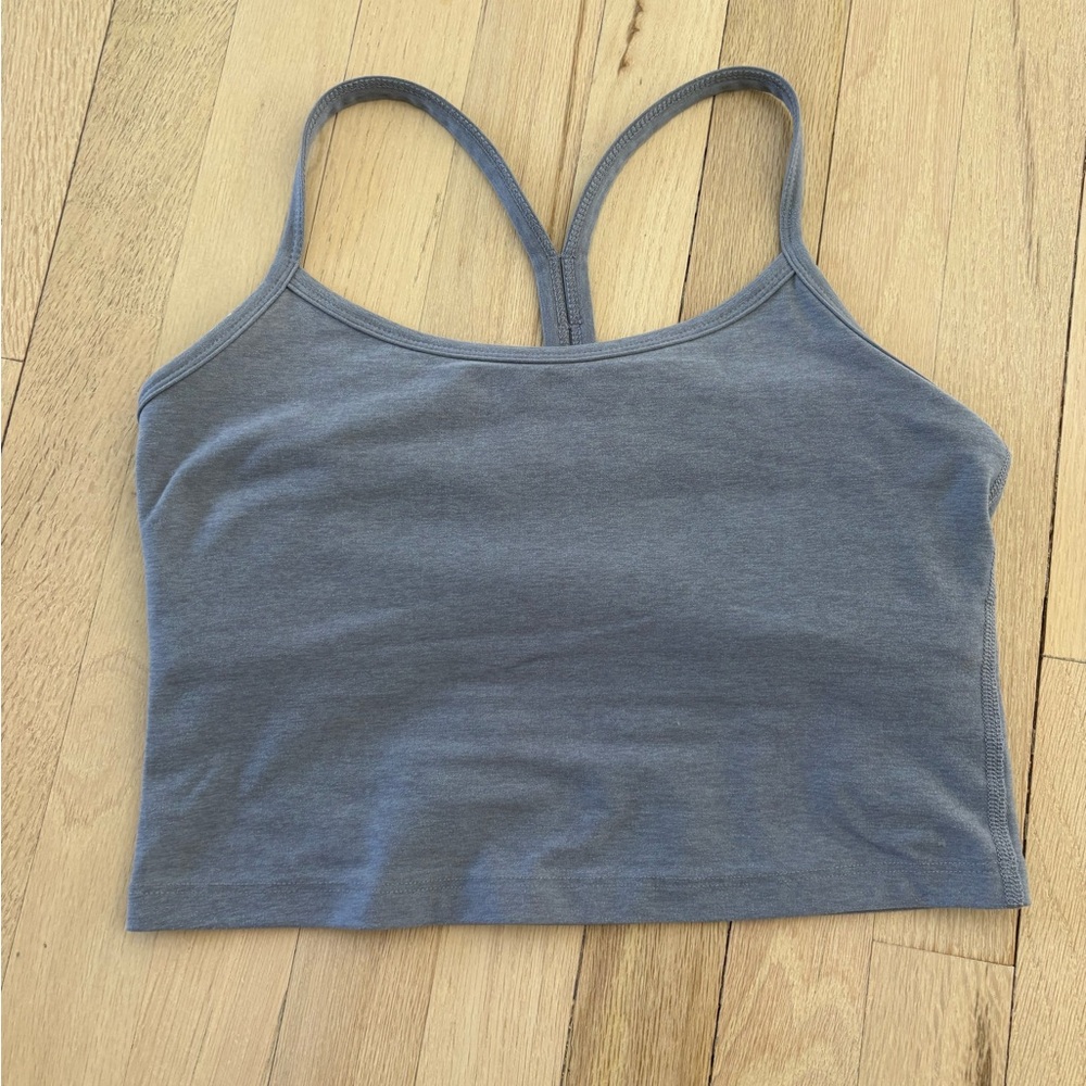 Beyond Yoga 3 Piece Cloud Grey Heather Activewear Set - Top, Shorts & Leggings - Picture 8 of 10